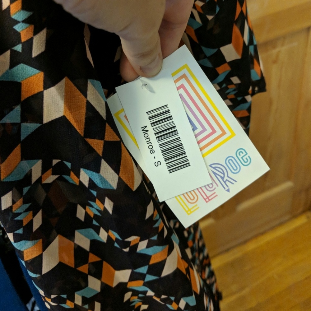 LulaRoe Navy Monroe Aztec Pattern w/Fringe - Picture 3 of 3